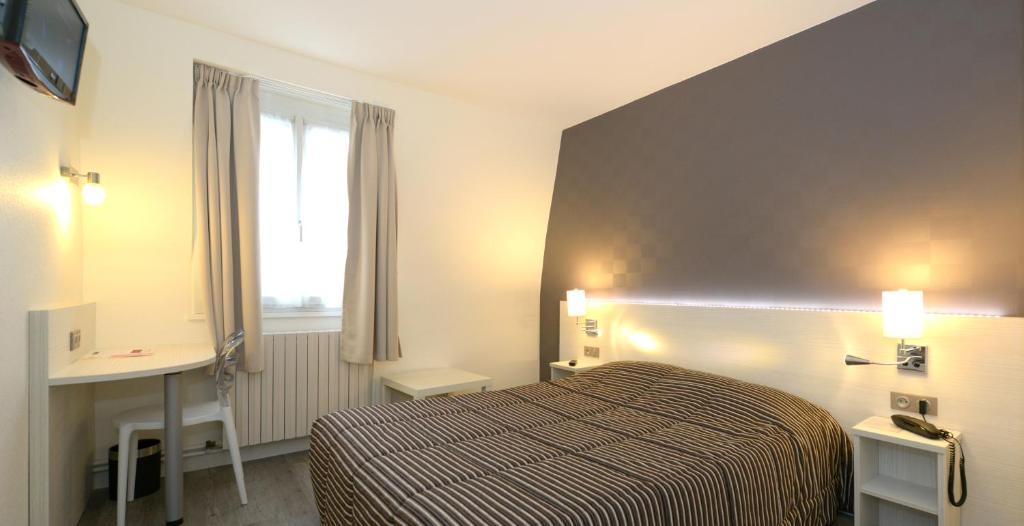 Contact Hotel Du Cerf Château-Gontier Habitación foto